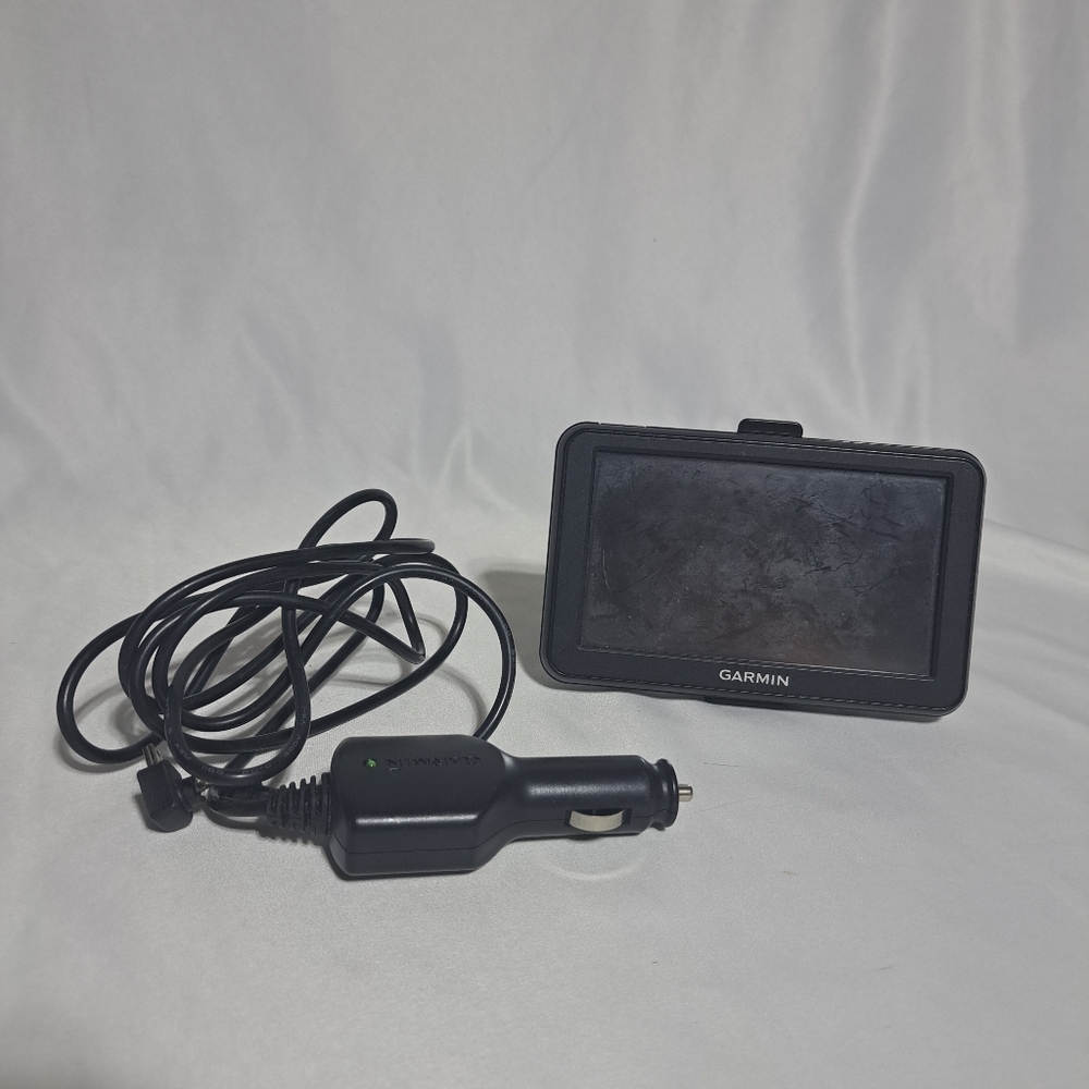Garmin Nuvi 5" 50lm GPS Navigation System W/ Car Charger UNTESTED‎ Bundle